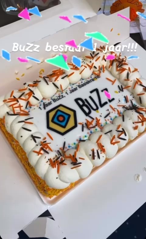 BuZz 1 jaar